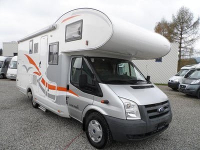 Ebenfalls ab Hamburg zu mieten: Alkoven - Wohnmobil für bis zu 6 Personen. Für alle die viel Platz brauchen...